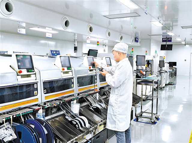 AI工友 在设备“喊疼”之前，先打报告